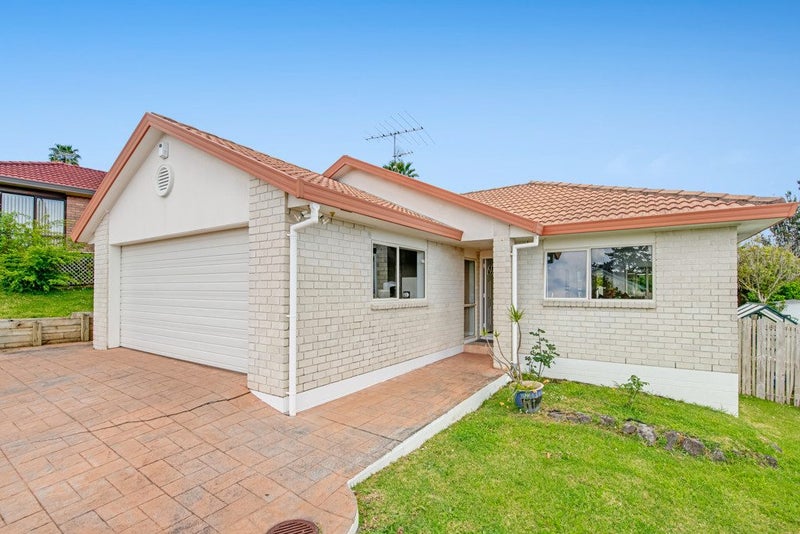 11 Bluebird Crescent, Unsworth Heights, Auckland - Carousel 2