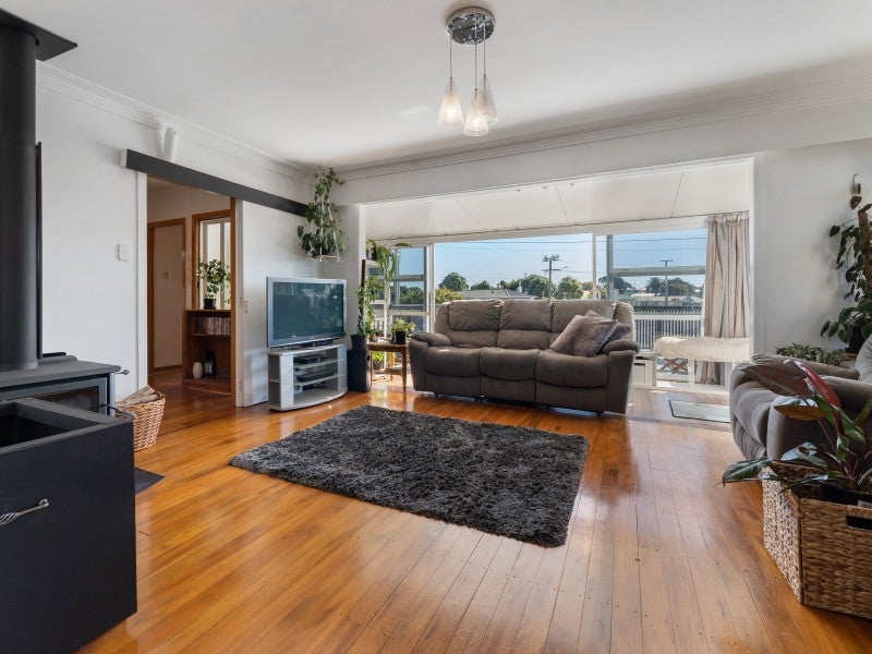 113 Ngamotu Road, Spotswood, New Plymouth - Carousel 1