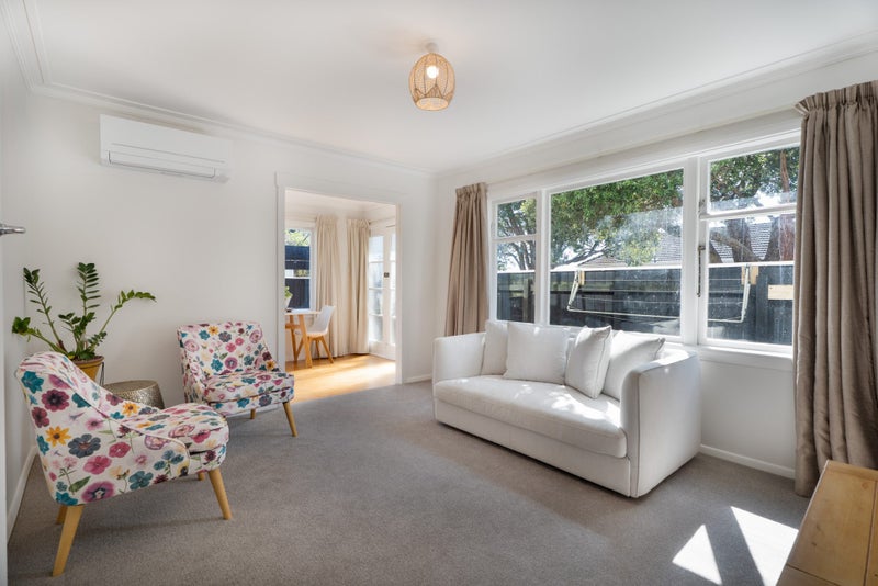 1/1 Karamu Street, Eastbourne, Lower Hutt - Carousel 2