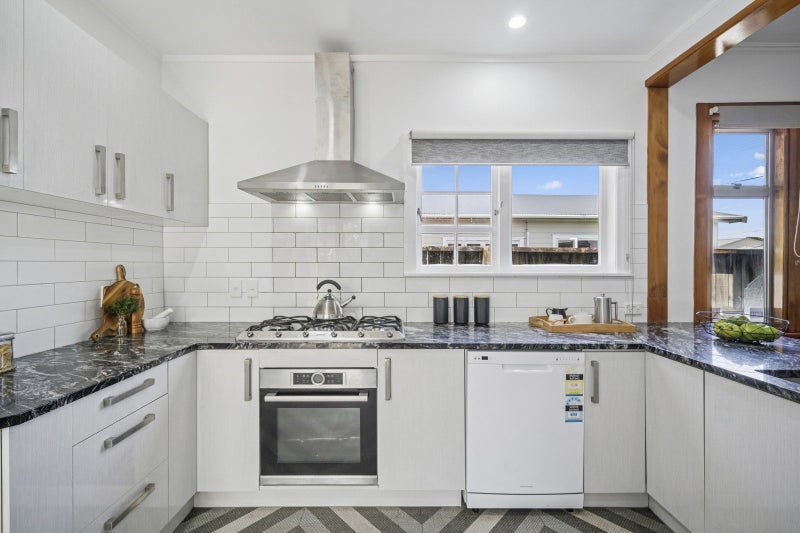 34 Darlington Road, Miramar, Wellington - Carousel 2