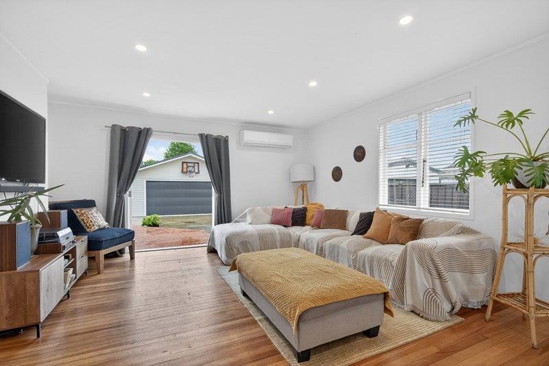 43 Routley Crescent, Elderslea, Upper Hutt - Carousel 2