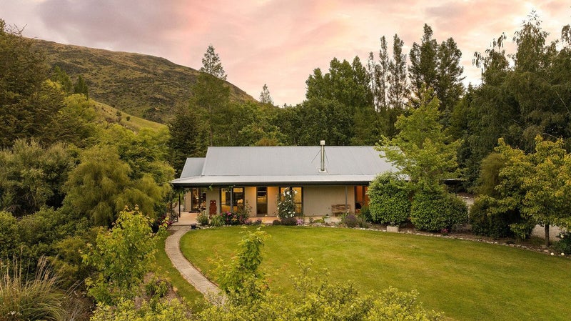 2347 Cardrona Valley Road, Wanaka - Carousel 1