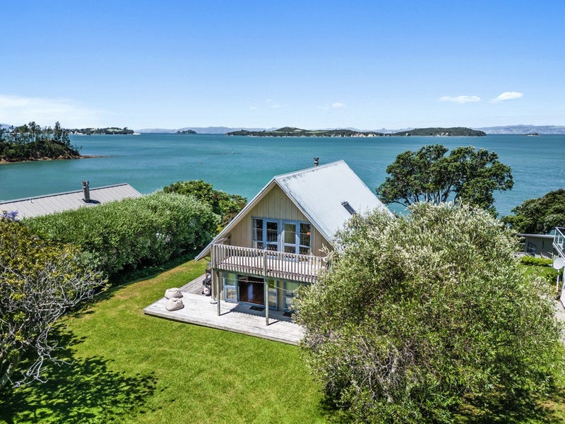 30 Arran Bay, WAIHEKE ISLAND - Carousel 2