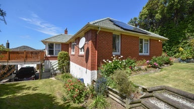 17 Rennie Street, Green Island, Dunedin - Carousel 1