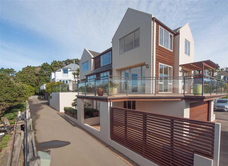 96B Nicholson Road, Khandallah, Wellington - Carousel 1