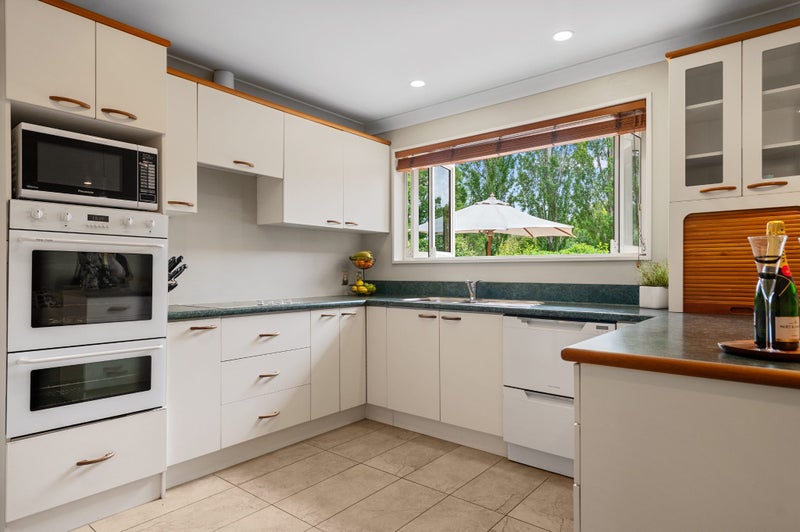 9 Blarney Place, Casebrook, Christchurch - Carousel 2