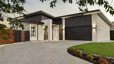 13 Coromandel Street, Wanaka - Carousel 1