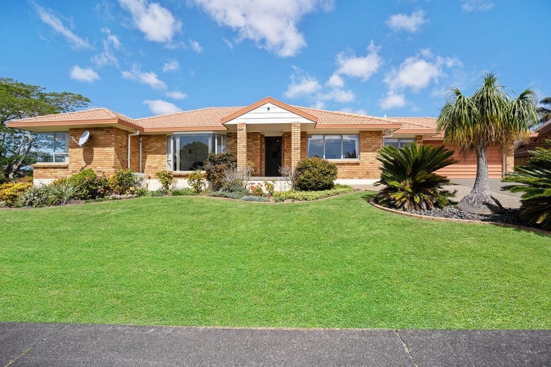 109 Rushgreen Avenue, Pahurehure, Papakura - Carousel 1
