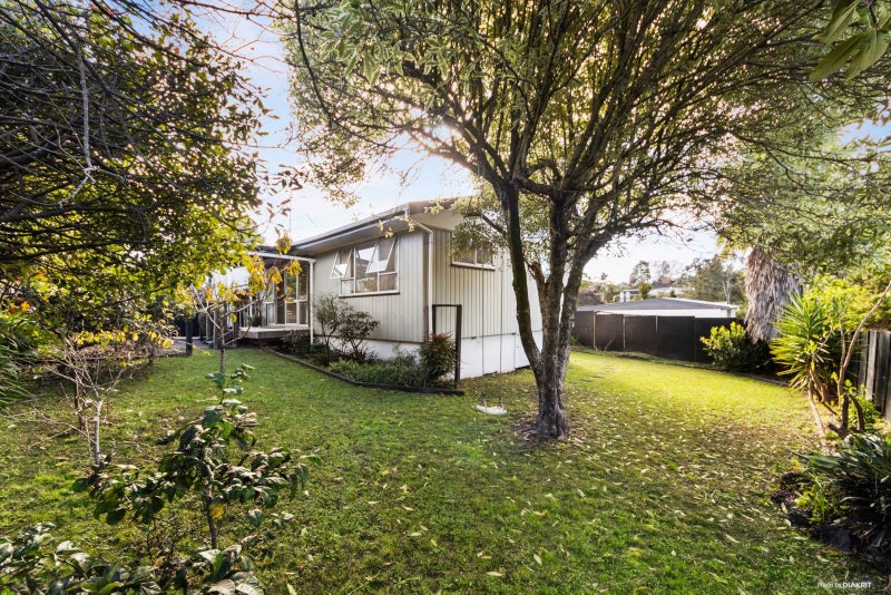 2/34 Reynella Drive, Massey, Auckland - Carousel 2