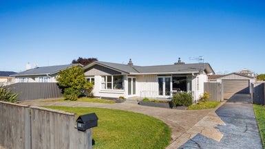 108 Derby Street, Feilding, Feilding - Carousel 1