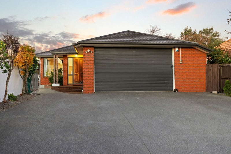 10 Courtfield Close, Parklands, Christchurch City, Canterbury - Carousel 1