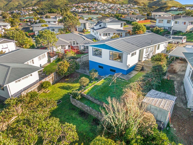 4 Glenamoy Crescent, Johnsonville, Wellington - Carousel 2