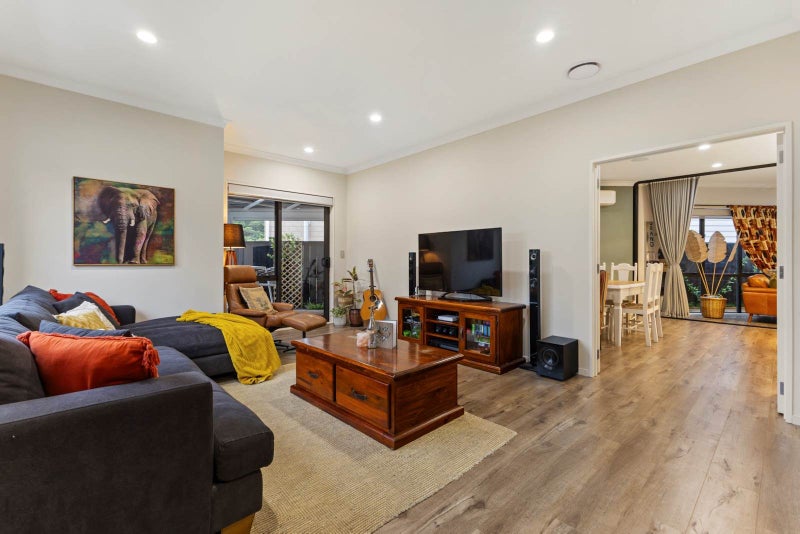 6 Koromeke Street, Flat Bush, Auckland - Carousel 2