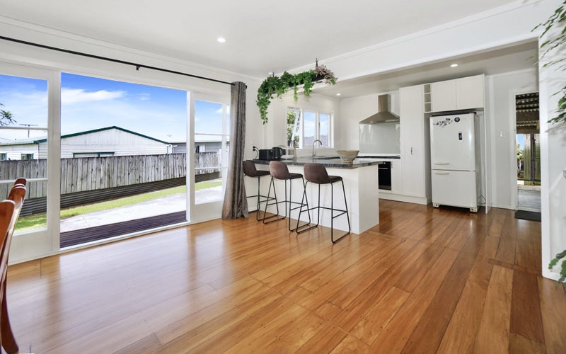 7 Dunlop Road, Te Puke, Te Puke - Carousel 2