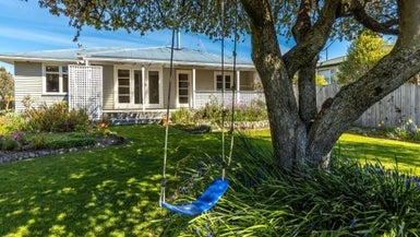 35 High Street, Renwick - Carousel 1