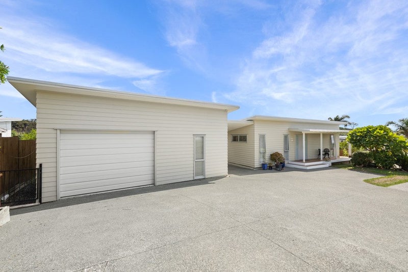 13 Nautical Heights, Mangawhai Heads, Mangawhai - Carousel 1