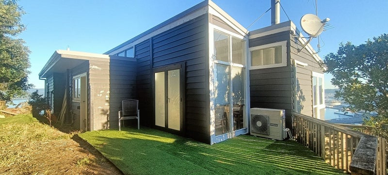 120 Nicholson Road, Khandallah, Wellington - Carousel 1