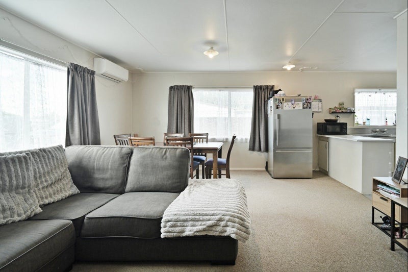 16B Kilkee Terrace, Flaxmere, Hastings - Carousel 2