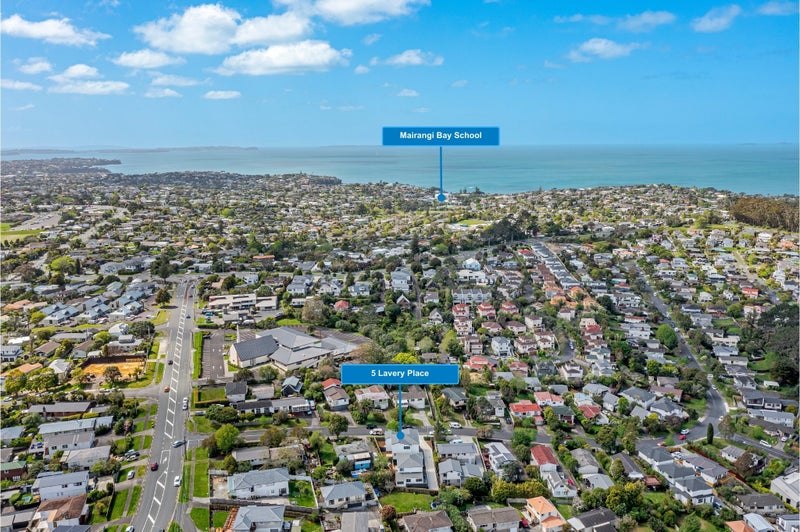 5D Lavery Place, Sunnynook, Auckland - Carousel 1