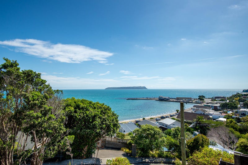 146 Motuhara Road, Plimmerton, Porirua - Carousel 1