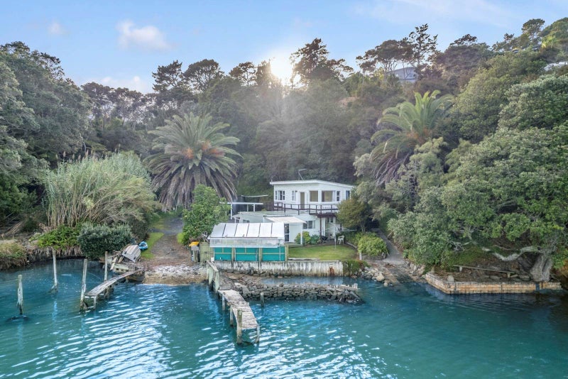 4 Koki Road, Greenhithe, Auckland - Carousel 1