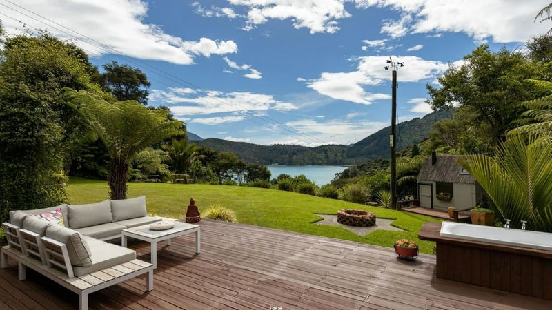 886 Kenepuru Road, Picton - Carousel 1