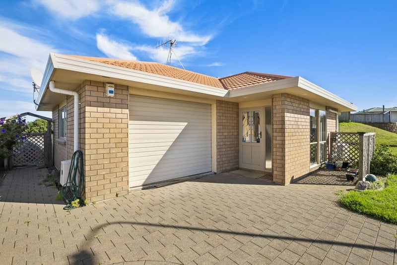 27 Crown Hill, Paraparaumu, Paraparaumu - Carousel 2