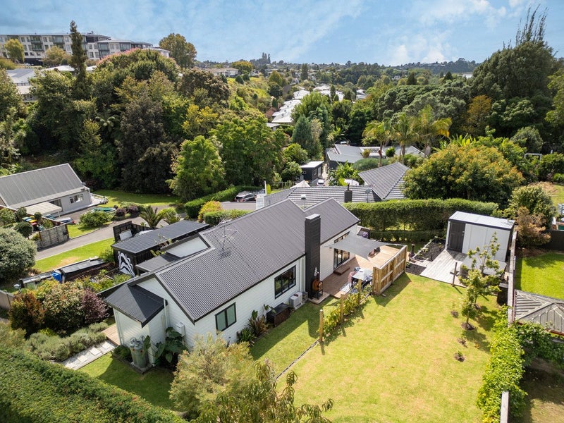 2 Fergusson Way, Judea, Tauranga - Carousel 2