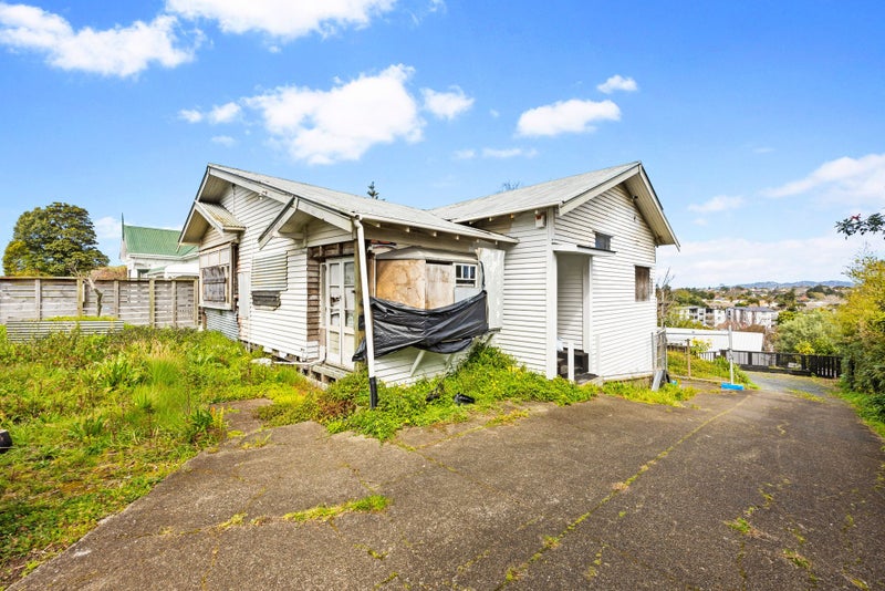 161 Carrington Road, Mount Albert, Auckland - Carousel 1