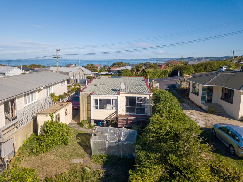 23 Bath Street, Brighton, Dunedin - Carousel 32