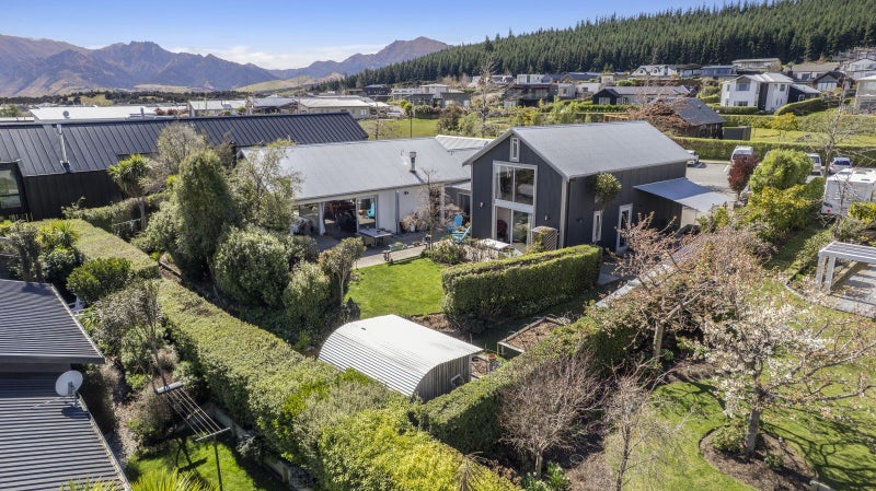 19 Infinity Drive, Wanaka - Carousel 1