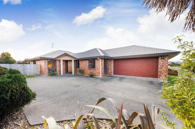 34 Meridian Grove, Kelvin Grove, Palmerston North - Carousel 1