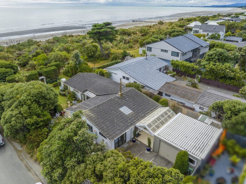 199 Manly Street, Paraparaumu Beach, Paraparaumu - Carousel 1