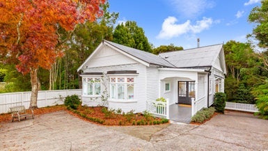 262 Glengarry Road, Glen Eden, Auckland - Carousel 1