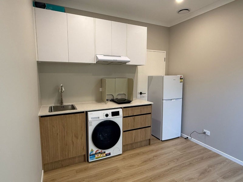 2D Hughs Way, Flat Bush, Auckland - Carousel 1