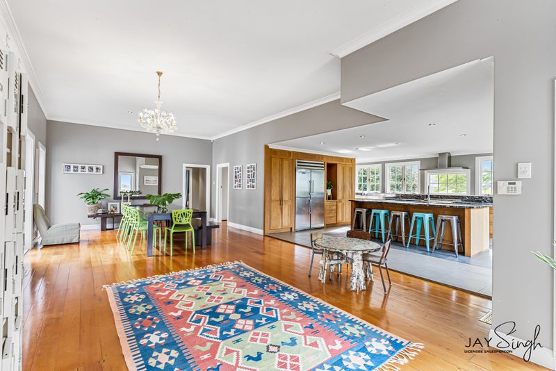 750 North Road, Clevedon - Carousel 2