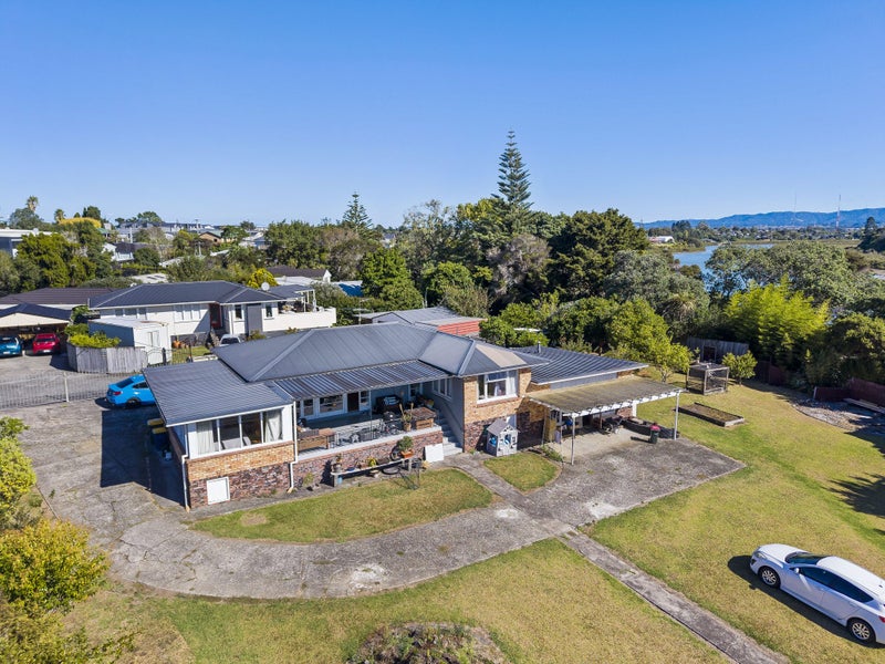 22 Murray Road, Te Atatu Peninsula, Waitakere City, Auckland - Carousel 2
