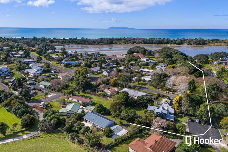 6 Nathan Place, Athenree, Waihi Beach - Carousel 1