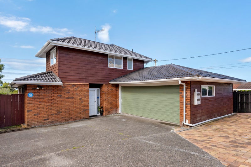 2/41 Raleigh Road, Northcote, Auckland - Carousel 1