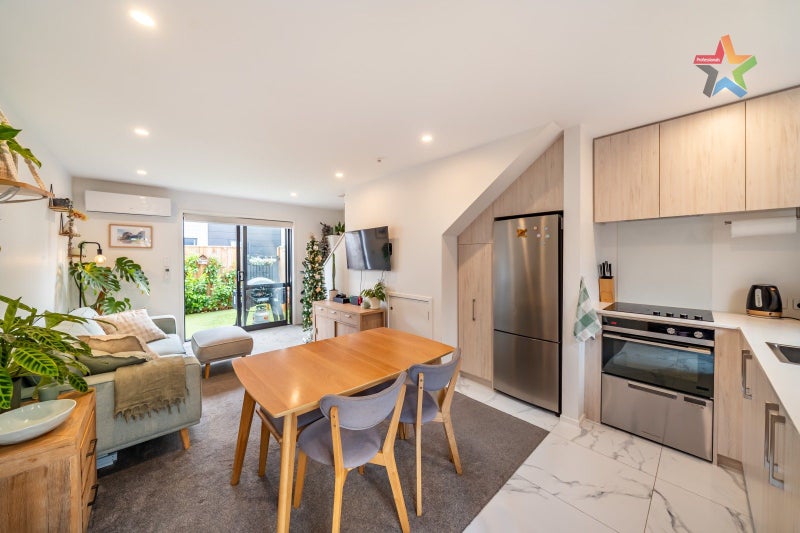 4E Avon Street, Waterloo, Lower Hutt - Carousel 1
