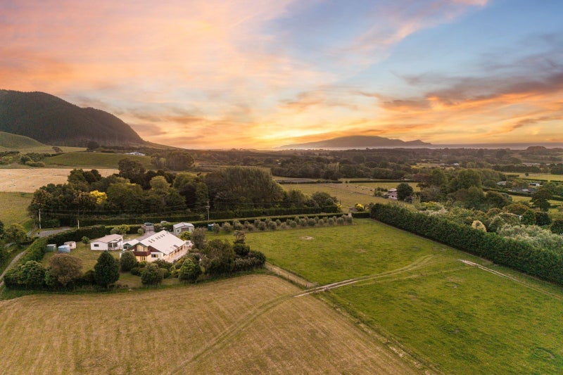 45 Best Road, Te Horo, Ōtaki - Carousel 1