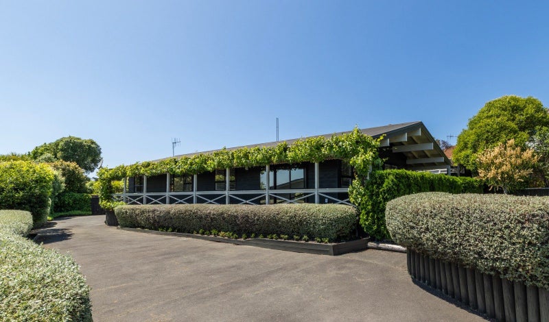 27 Durham Drive, Havelock North, Havelock North - Carousel 1