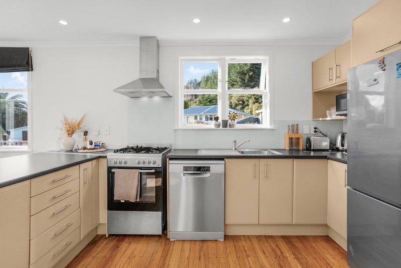 64 Moeraki Road, Maoribank, Upper Hutt - Carousel 2