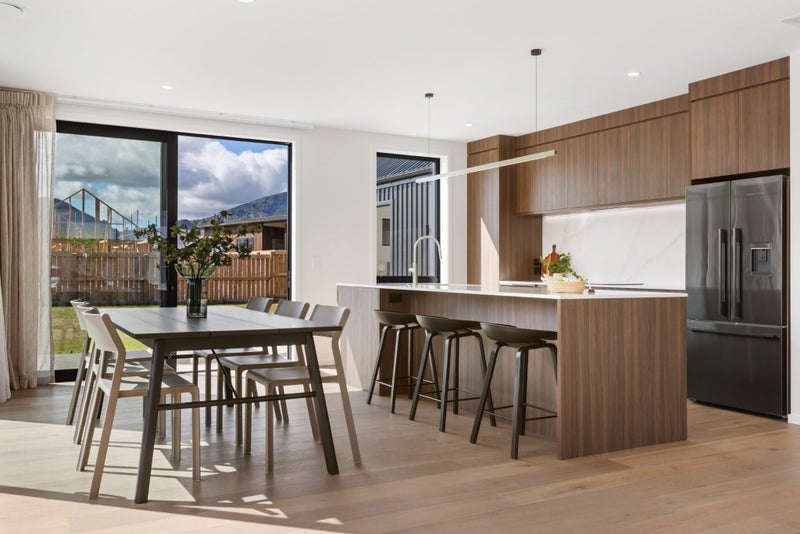 14 Rubus Street, WANAKA - Carousel 2