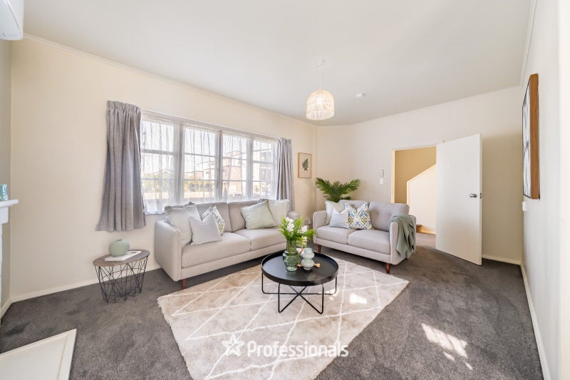 2/215 Knights Road, Hutt Central, Lower Hutt - Carousel 2