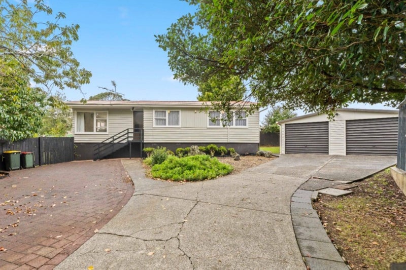 7 Rainbow Place, Wattle Downs, Auckland - Carousel 1