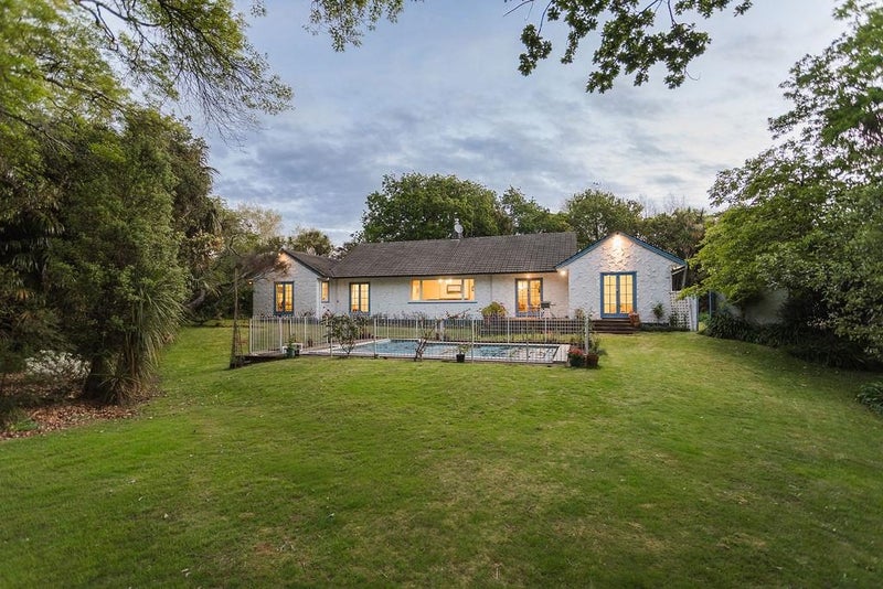 535 Wellington Road, Marton - Carousel 1