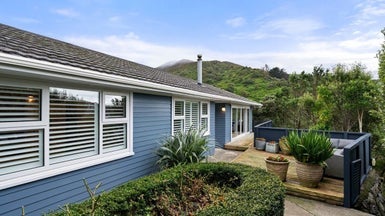 16 Doris Gordon Crescent, Crofton Downs, Wellington - Carousel 1