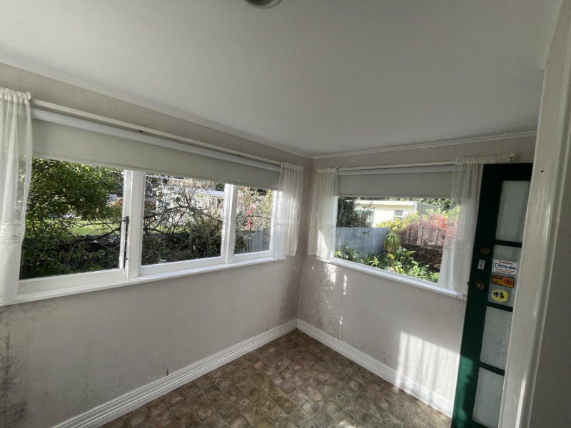27 Somerset Street, Brooklands, New Plymouth - Carousel 12
