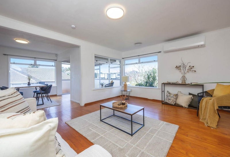 78 Divich Avenue, Te Atatu South, Auckland - Carousel 2